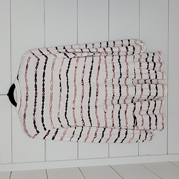 Wonderly large white & burgundy striped button down long sleeve shirt. Tiered. - Picture 2 of 4